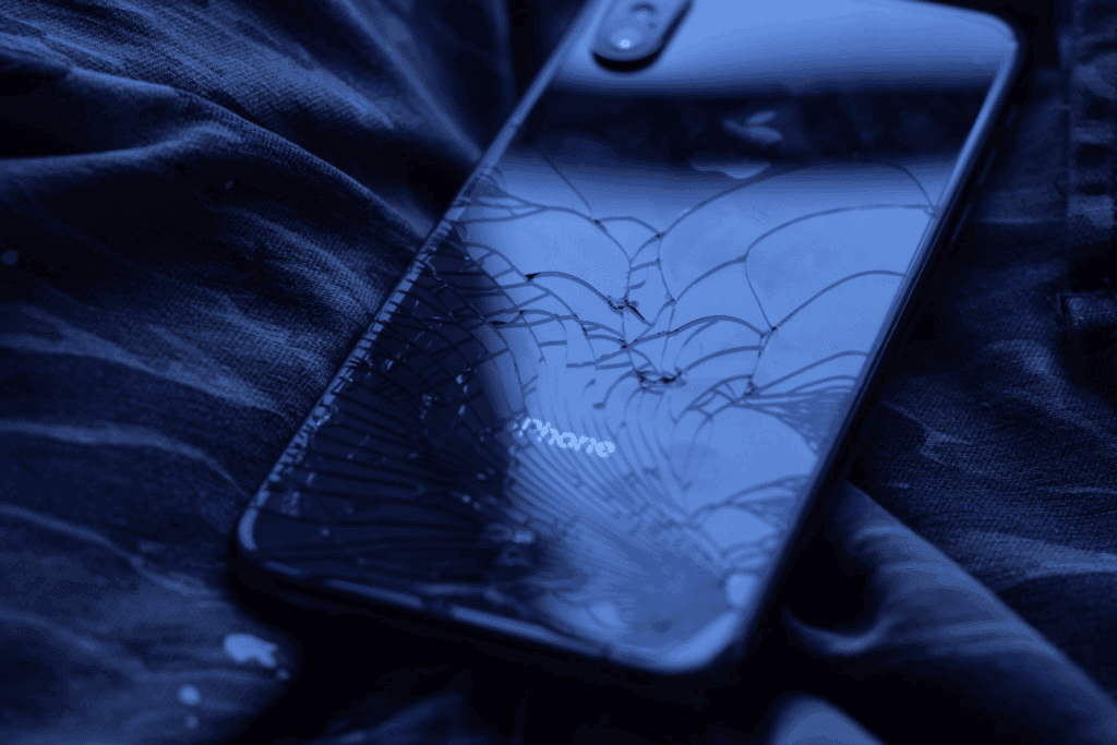 iPhone 背板破裂的4大風險