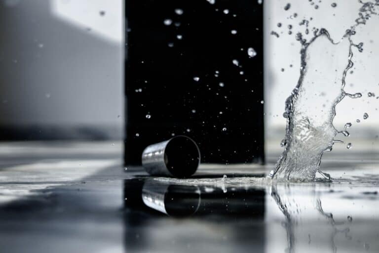 iPhone 進水無法充電怎麼辦？