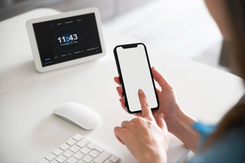 iPhone 觸控異常可能由軟體錯誤到硬體損壞等多種因素造成。